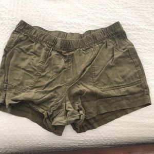 Army green Shorts